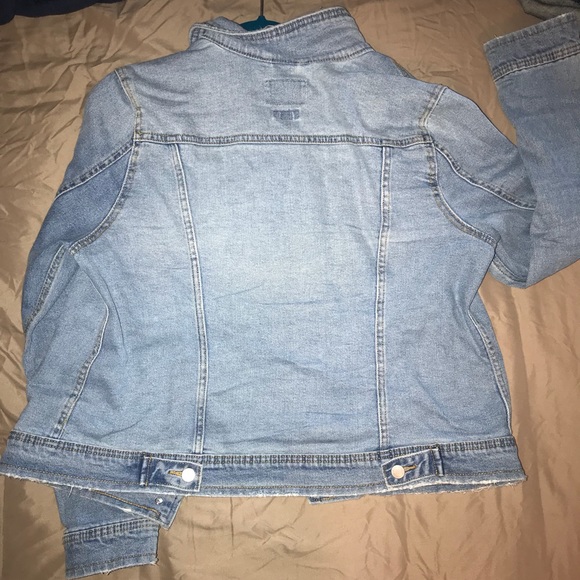 Universal Thread Light Wash Jean Jacket - Picture 5 of 6